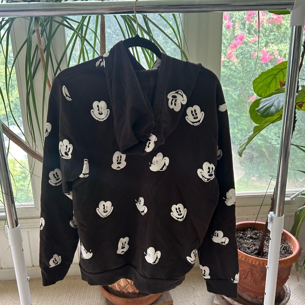 Disney, Size Medium